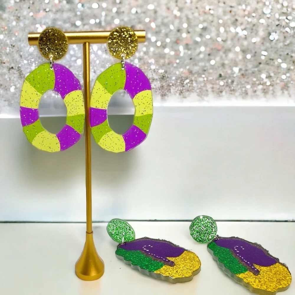 Sweeten Your Mardi Gras: NWT Whimsical King Cake Dangle Earrings!